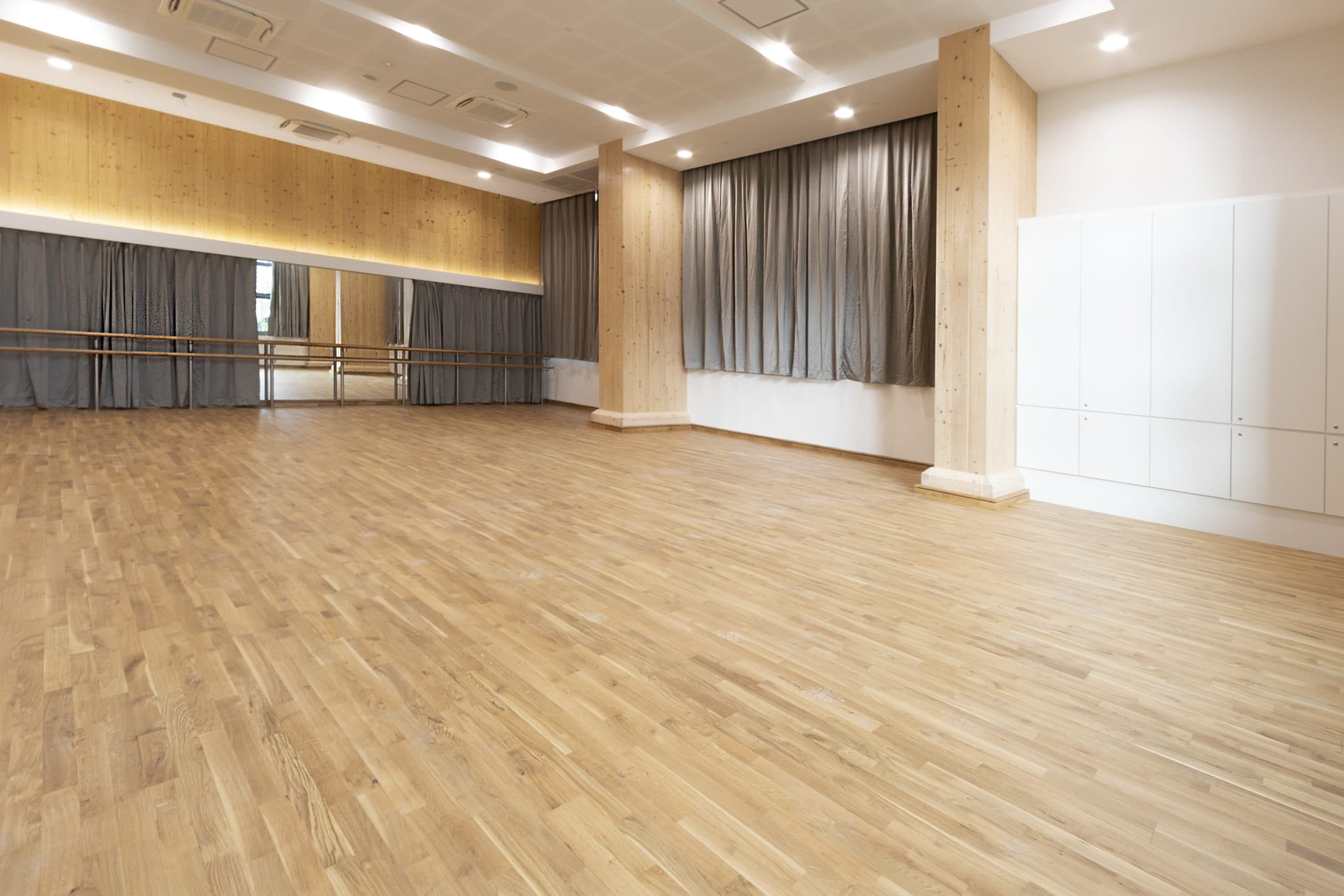 Junckers Clip System floating sports floor