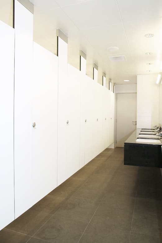 MC120 / MC190 ceiling-hung toilet cubicle system at International Plaza