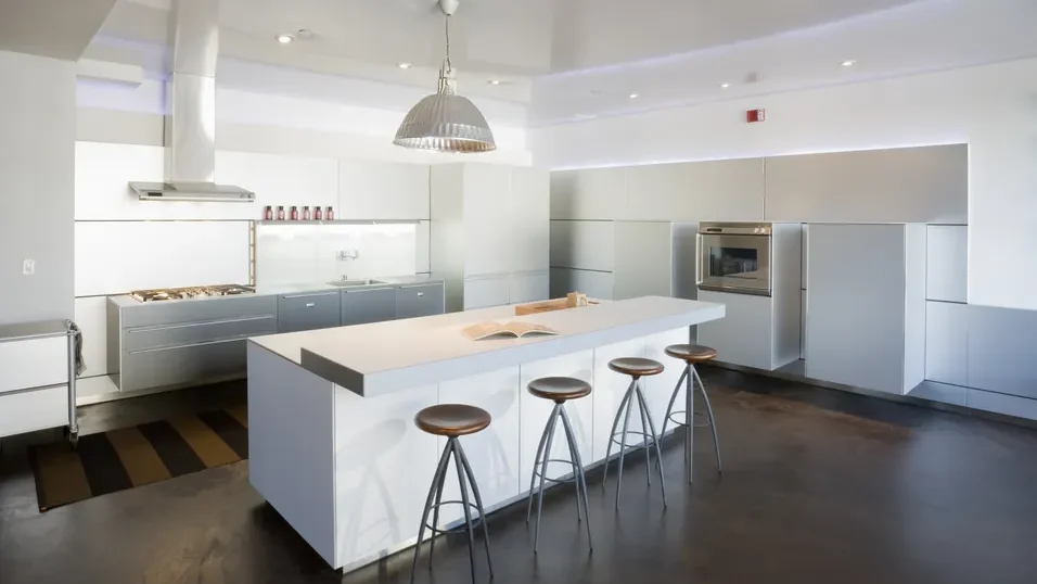 Ceiling Finish: Glossy Stretch Ceilings
